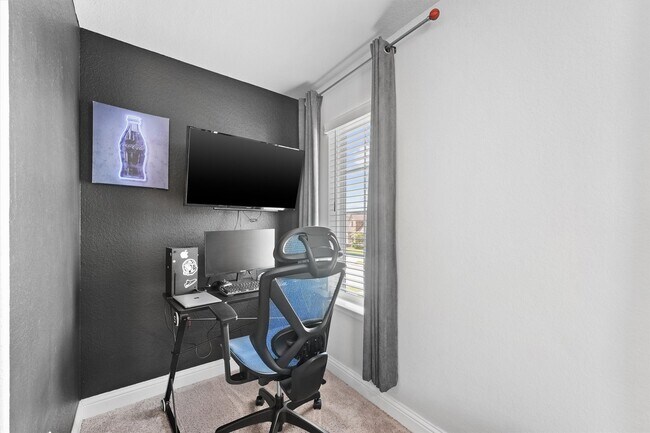 Building Photo - 4050 Shackleton Ct