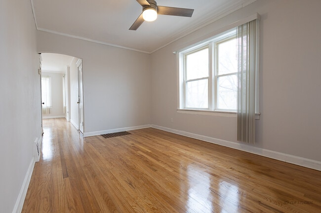 Building Photo - 1841 N Linder Ave