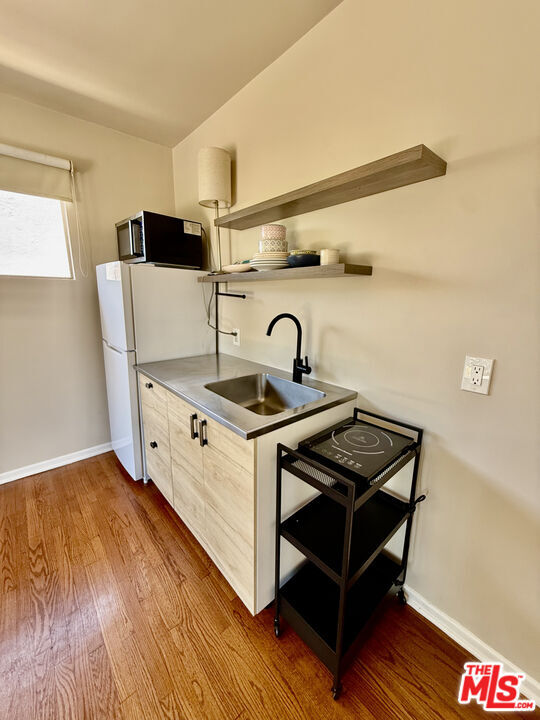 Building Photo - 7462 W 80th St