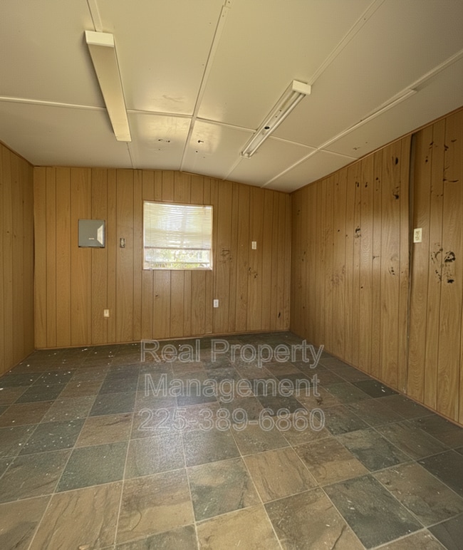 Building Photo - 11350 Blanton Ave