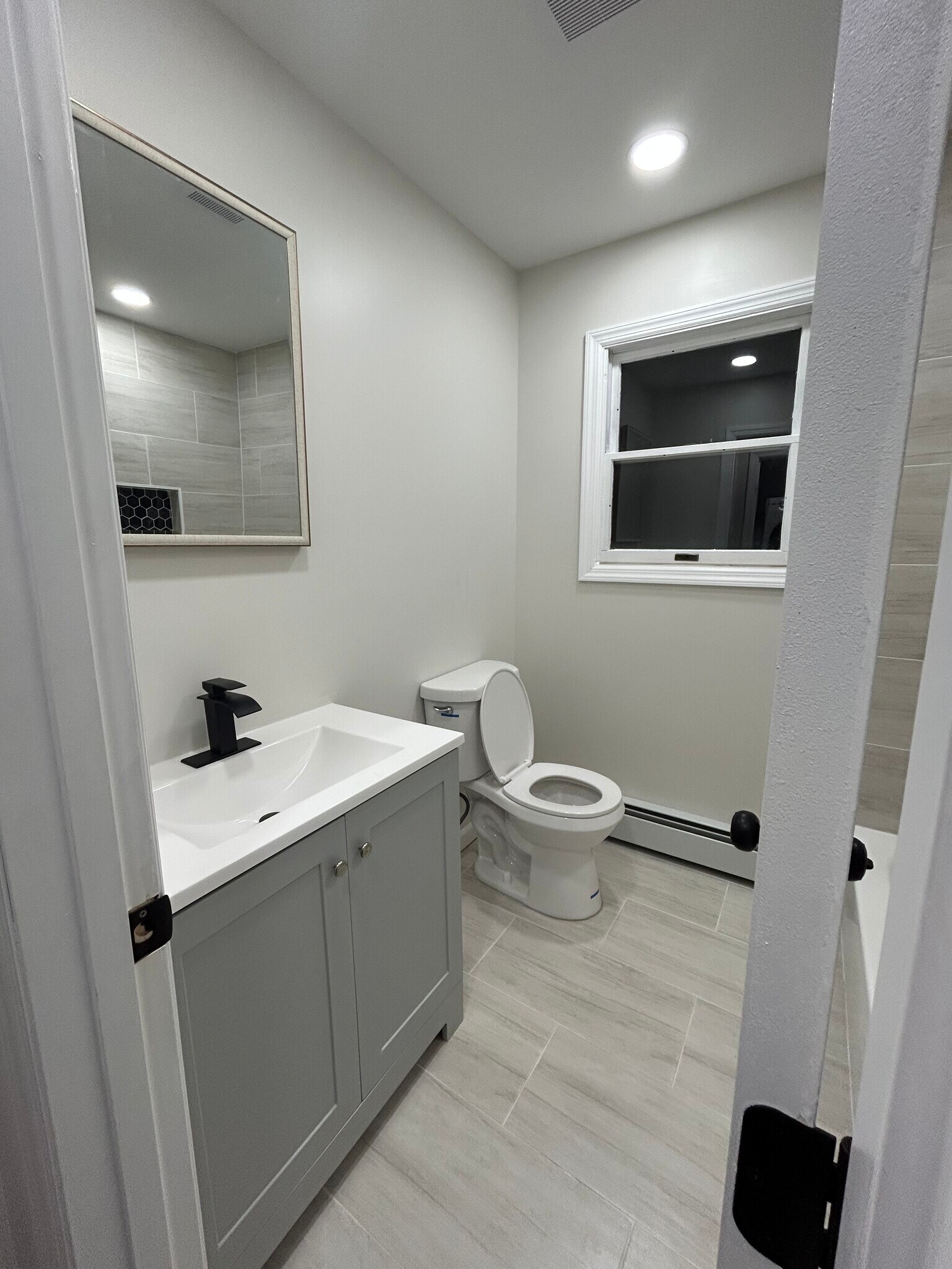 Building Photo - 258 Claywood Dr