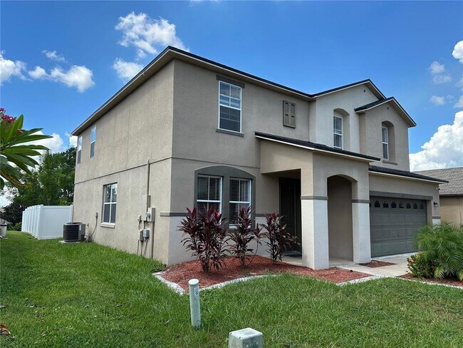 Building Photo - 211 Roseling Crossing
