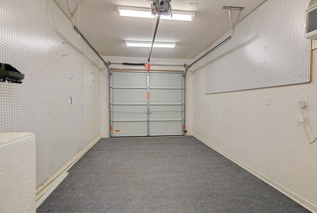 Building Photo - 116 Tarpon Ave