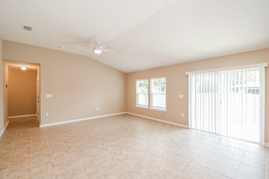 Building Photo - 9591 Palm Reserve Dr