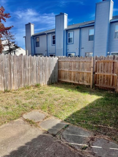 Building Photo - 304 Woods Edge Ct