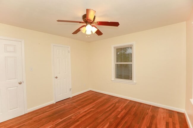 Building Photo - Gorgeous home rental in Virginia Beach!