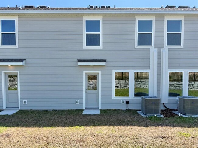 Building Photo - 836 Lynx St