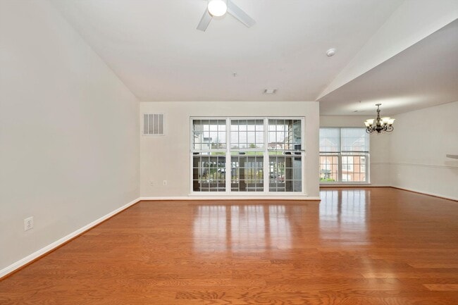 Building Photo - Elevator Condo in Frederick Pent House Level