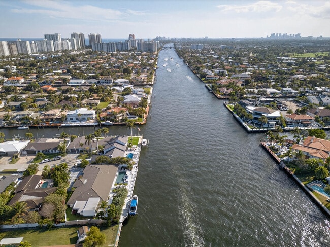 Building Photo - 3109 NE 42nd Ct