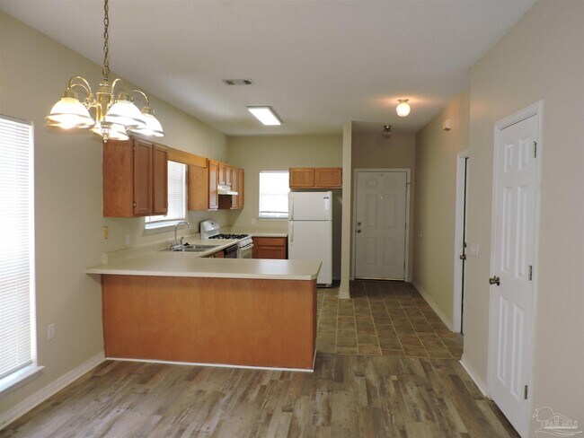 Building Photo - 206 Wildflower Ln