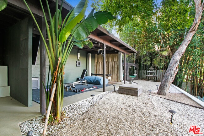 Building Photo - 8343 W Sunset Blvd