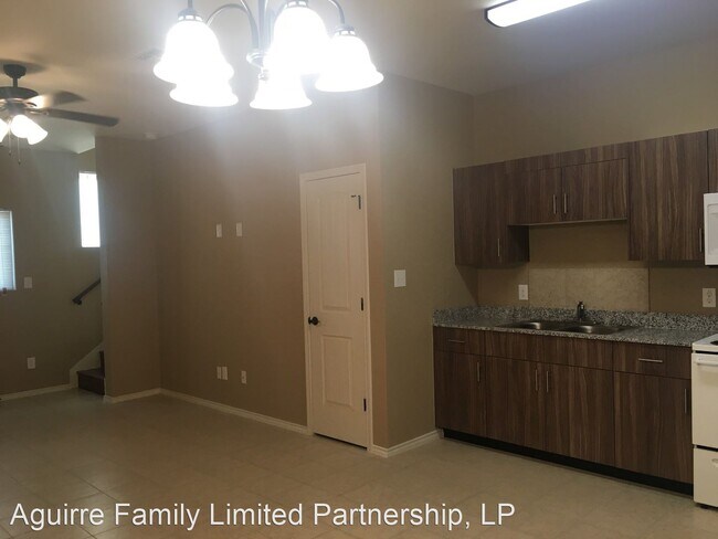 Building Photo - 2206 E Hwy 281