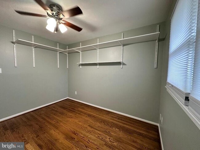 Building Photo - 8140 Drayton Ln