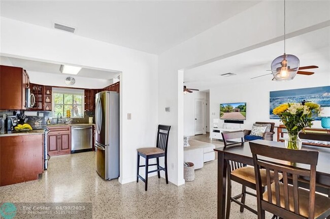 Building Photo - 3230 S Terra Mar Dr