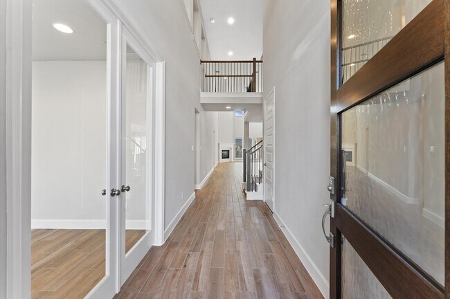 Building Photo - 528 Oakview Bend Dr