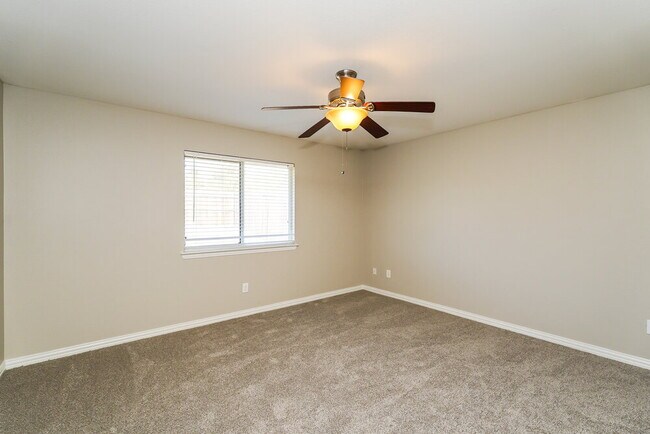 Building Photo - 1237 Camden Yard Dr