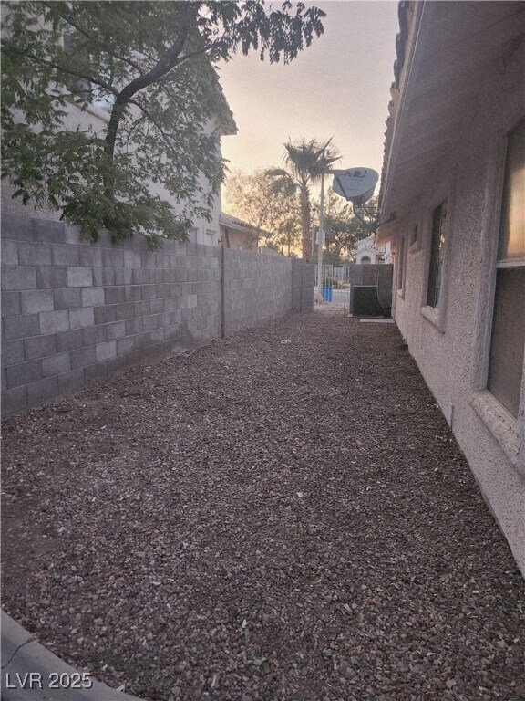 Building Photo - 1917 Coralino Dr