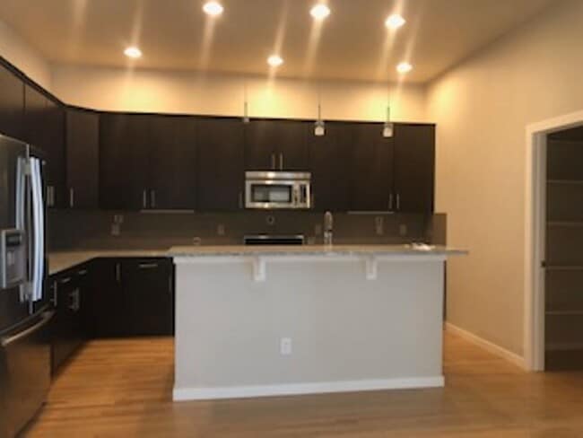 Building Photo - 2381 E Hecla Dr