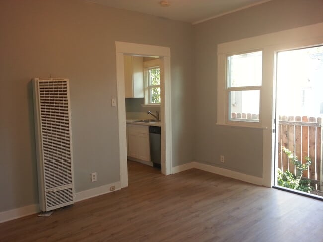 Building Photo - 777 Elmira St