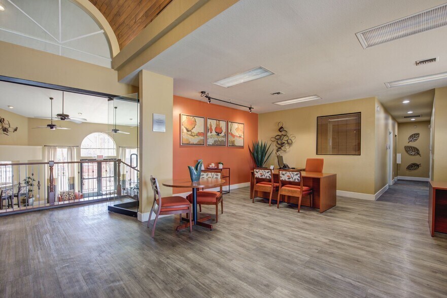 Solis at Flamingo - 3275 E Flamingo Rd Las Vegas NV 89121 | Apartment