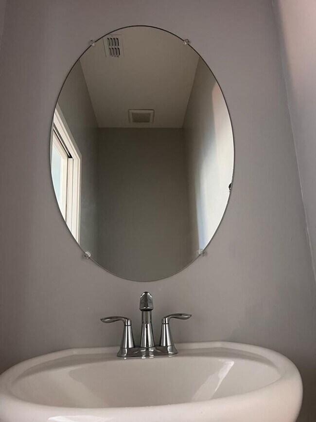 Building Photo - 1010 Mud Pie Ln