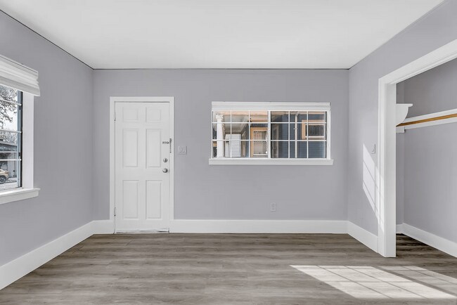 Building Photo - 840 55th St