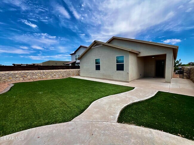 Building Photo - 14756 Boer Trail
