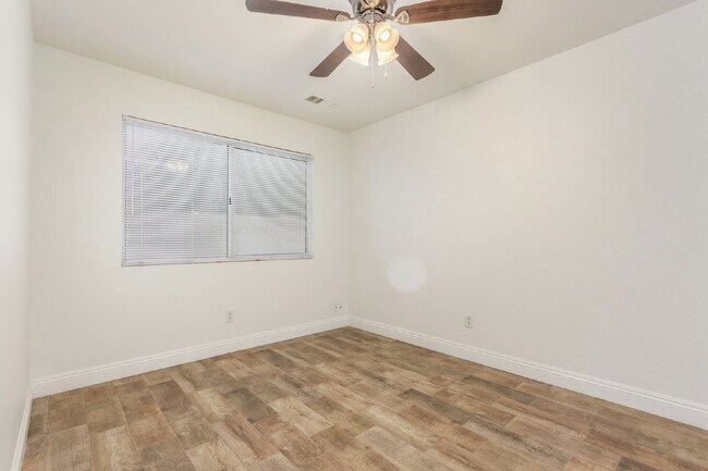 Building Photo - 2538 N 131st Ln