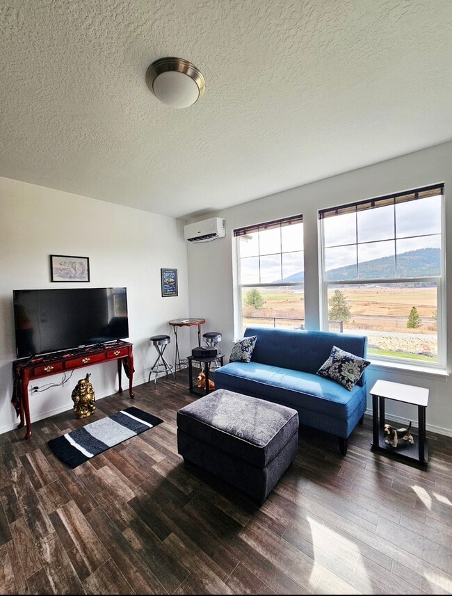 Building Photo - 203 Maven Wy