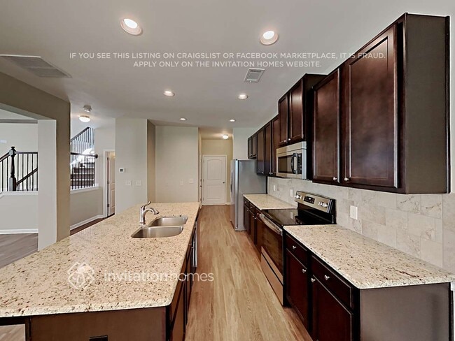Building Photo - 9049 Lexington Ct