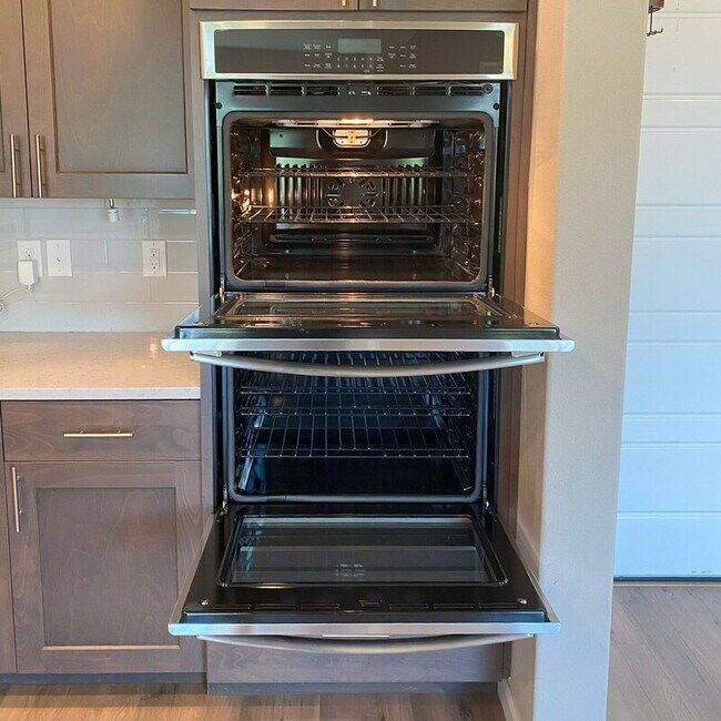 Building Photo - 13741 SE 184th Pl