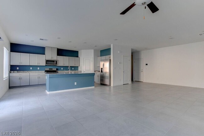 Building Photo - 10944 Meridian Flds Ave