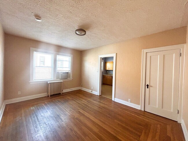 Building Photo - 6338 Hamilton Ave