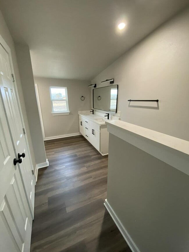 Building Photo - 151 Sherwood Dr