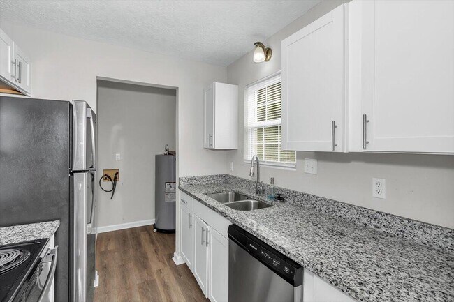 Building Photo - 2114 Vandivere Rd