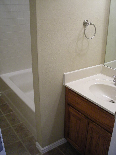 Building Photo - 833 SW 40th St