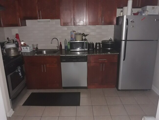 Primary Photo - 9170 Edmonston Rd