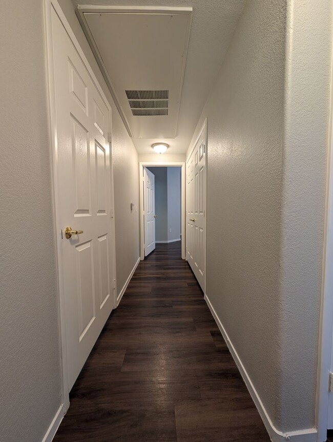 Building Photo - 2-BEDROOM CONDO IN SUMMERLIN LAS VEGAS