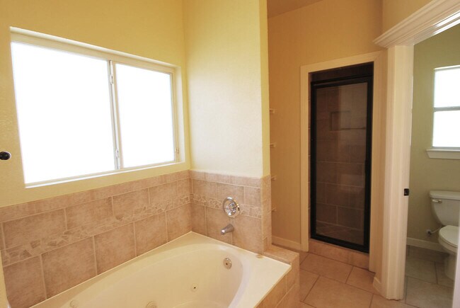 Building Photo - 5513 Ignacio Frias Dr