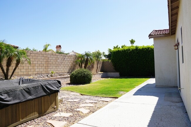 Building Photo - 79882 Viento Dr