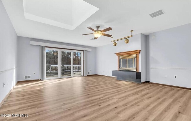 Building Photo - 1097 Lakewood Farmingdale Rd
