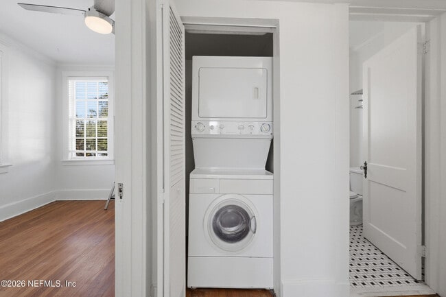 Building Photo - 1625 Seminole Rd