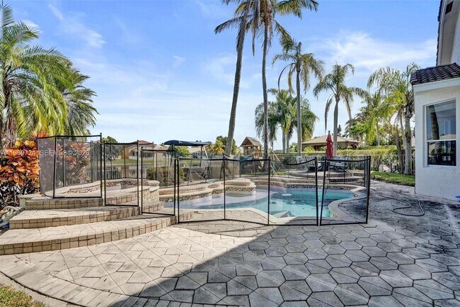 Building Photo - 17431 SW 35th St