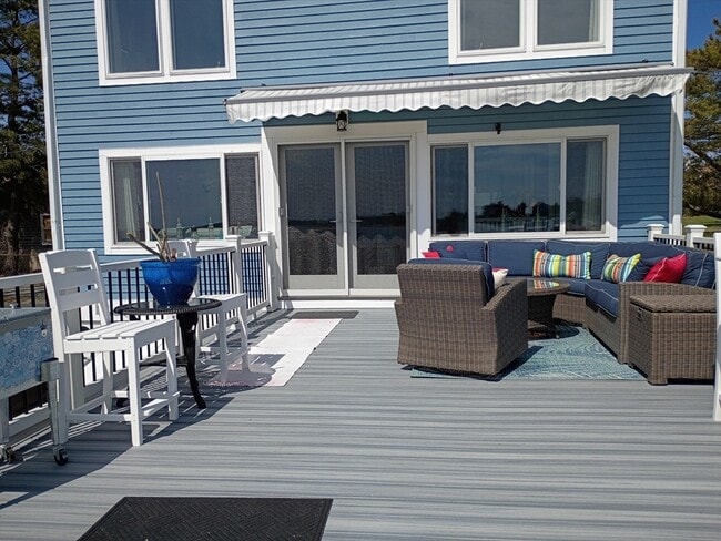 Building Photo - 39 Harbor St