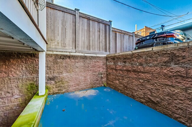 Building Photo - 1429 Clifton St NW