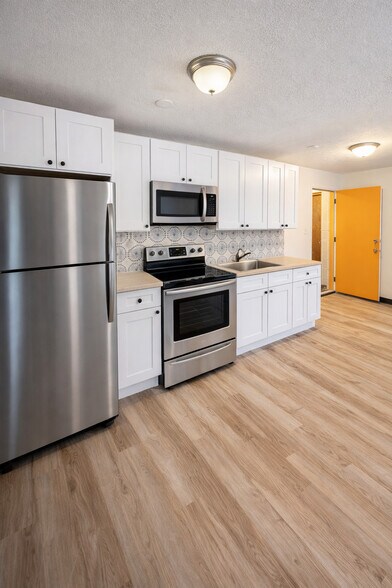 Kitchen - The Alba Apartments