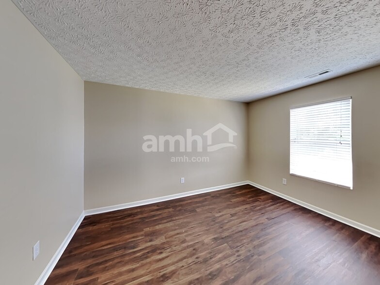 Building Photo - 8157 Grant Park Ave