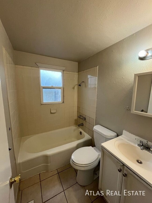 Building Photo - 7367 Oneida Dr