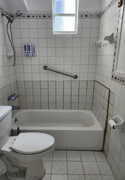 Building Photo - 2100 NW 28th St