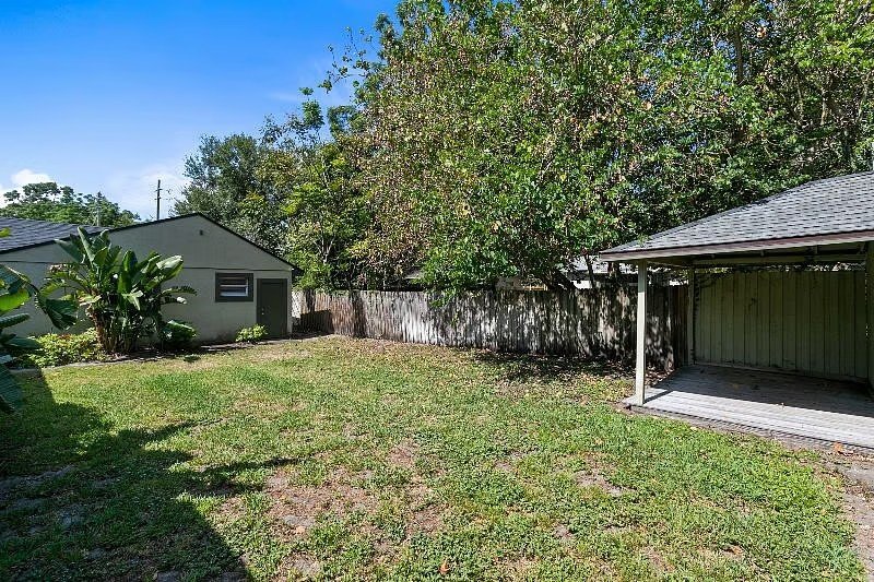 Building Photo - 2616 S Crystal Lake Dr